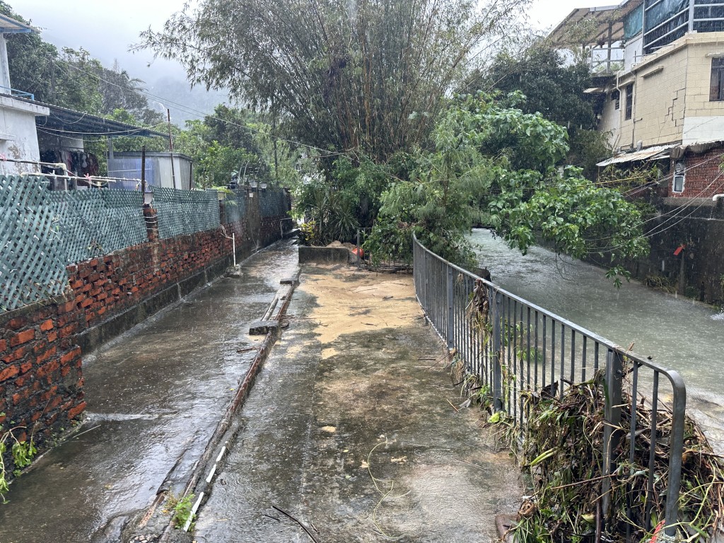 邱浩麟指西贡区内主要是在低洼地区出现水浸。资料图片