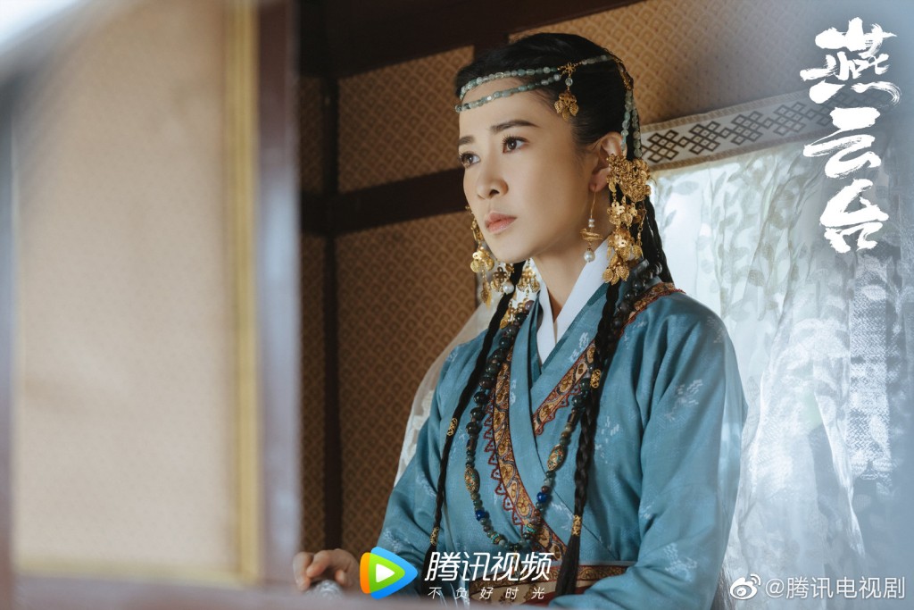 在《燕雲台》的同劇拍檔有佘詩曼。 在《燕雲台》的同劇拍檔有佘詩曼。