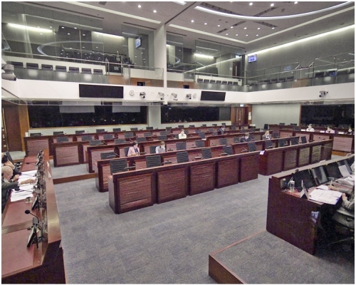 今日上午在立法會綜合大樓舉行的會議取消。