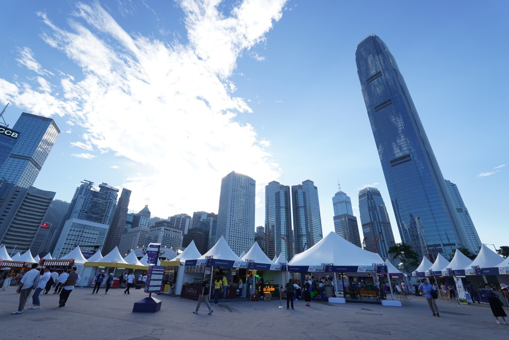 「香港美酒佳肴巡礼」在中环海滨活动空间举行。叶伟豪摄