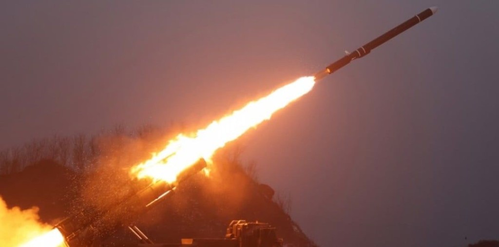 北韩上月发射新型战略巡航导弹「火箭矢-3-31」。 朝中社/路透社资料图