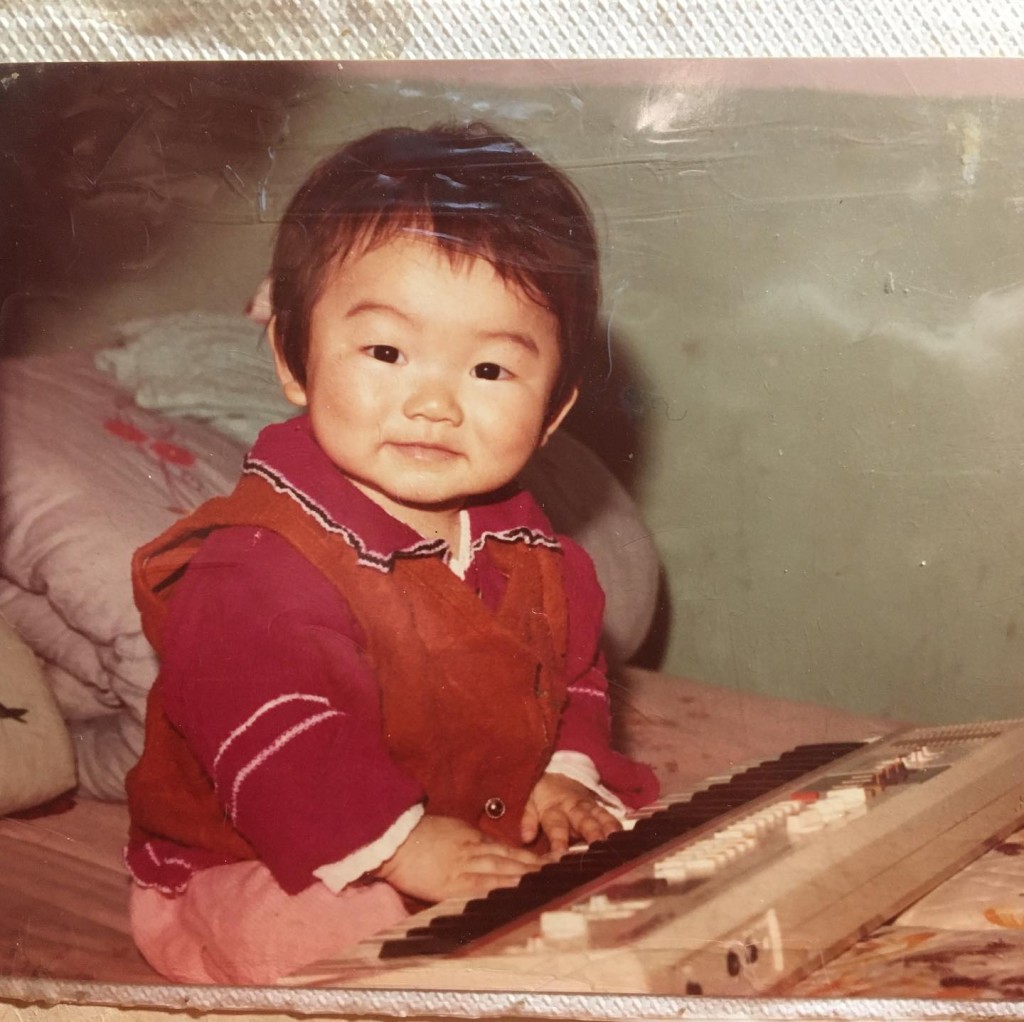 黃博自小愛音樂。 黃博自小愛音樂。