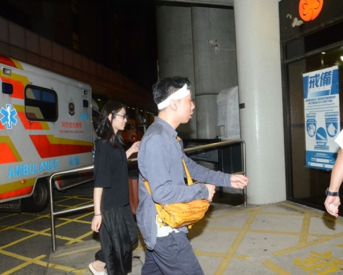 西營盤一枝鋁鐵由高空墮下,擊中一名男途人。