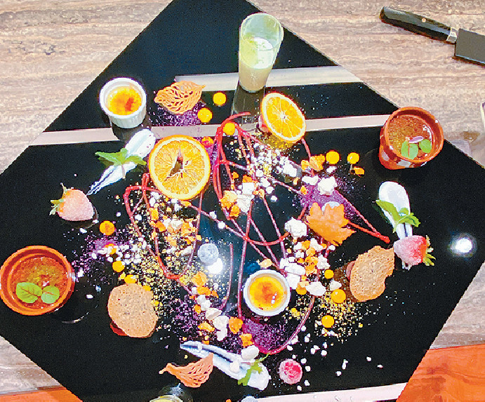 ■甜品廚藝畫作。 ■甜品廚藝畫作。