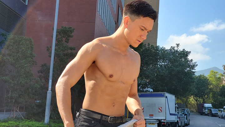 朱仔正式埋位前相當努力操練谷肌。