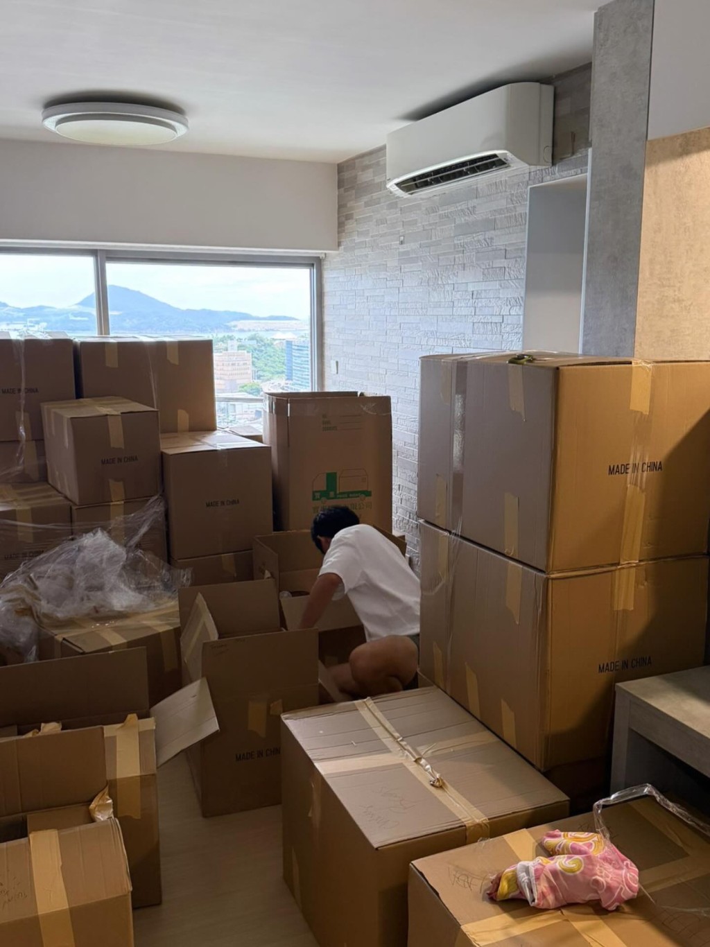梁芷珮日前透露又要搬屋。 梁芷珮日前透露又要搬屋。