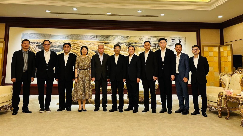 河南省委常委、宣傳部長王戰營在鄭州會見香港傳媒高層一行。