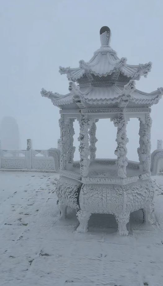 五台山氣溫驟降，景區台頂封控半年。小紅書＠山西旅遊文創旅遊諮詢陳雪平
