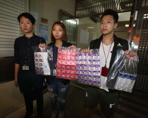 警方檢獲一批安全套及潤滑劑