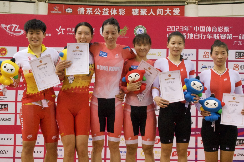 成年女子麥迪遜賽冠軍，楊倩玉及李思穎。  香港單車總會圖片