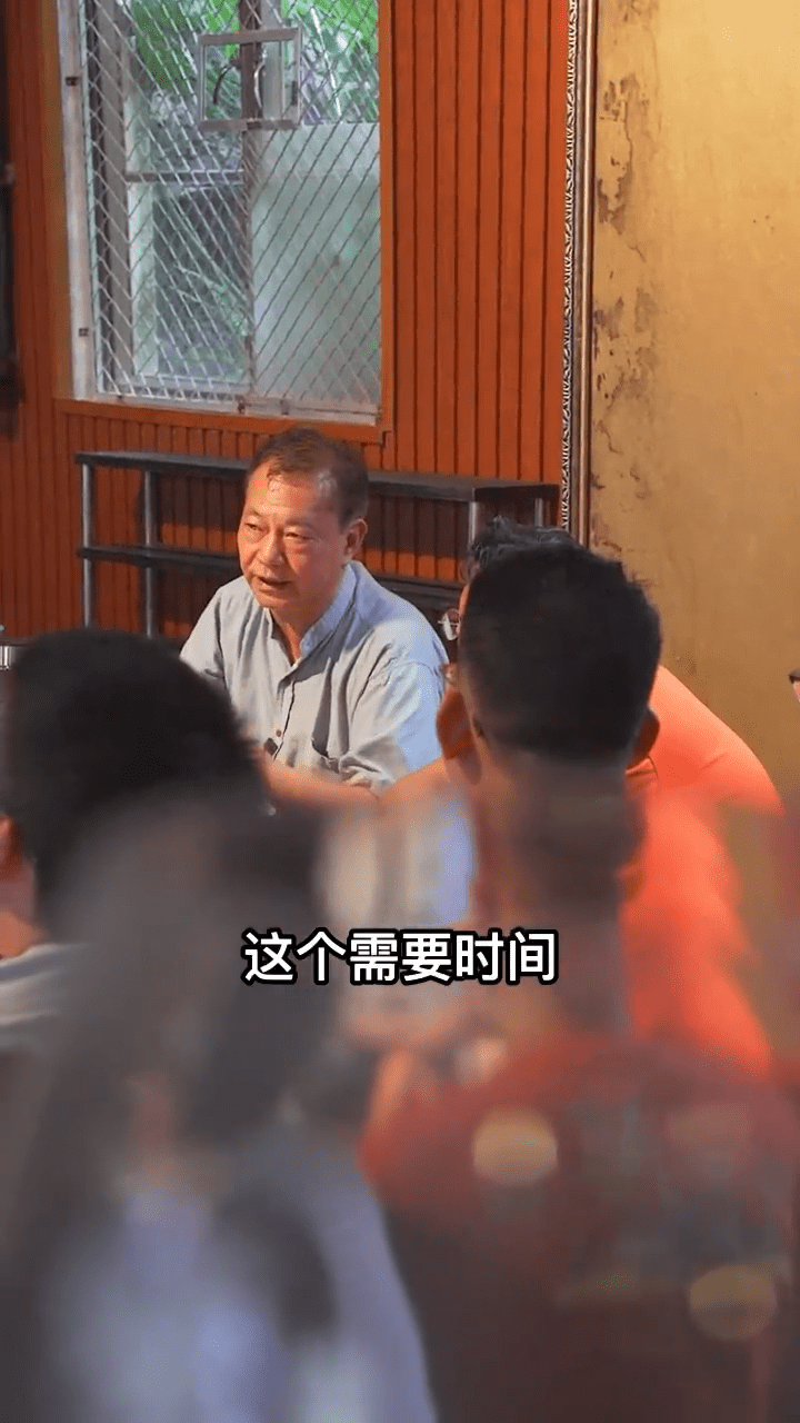 「阿燦」廖偉雄在訪問期間有講有笑，表現親民。
