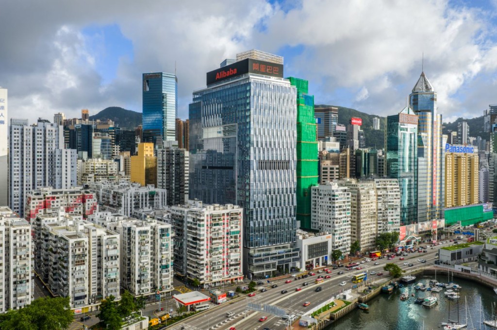 坐落於前香港怡東酒店原址的「港島壹號中心」（One Causeway Bay），其基座商場將於今年第四季盛大開幕。