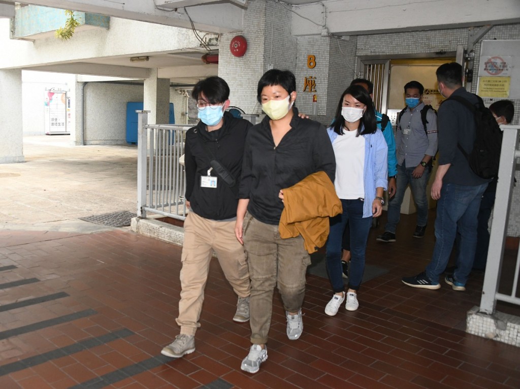女編導蔡玉玲被捕。