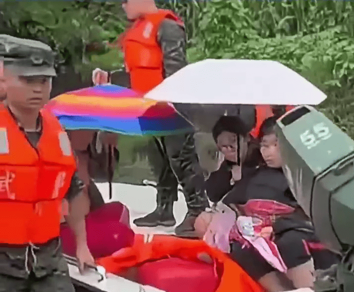 遼寧葫蘆島市暴雨成災，已轉移群眾7075人，成功解救被困群眾83人。