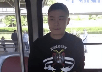 孫鵬因家境優渥被綁架犯選定為目標。奇事簿 孫鵬因家境優渥被綁架犯選定為目標。奇事簿