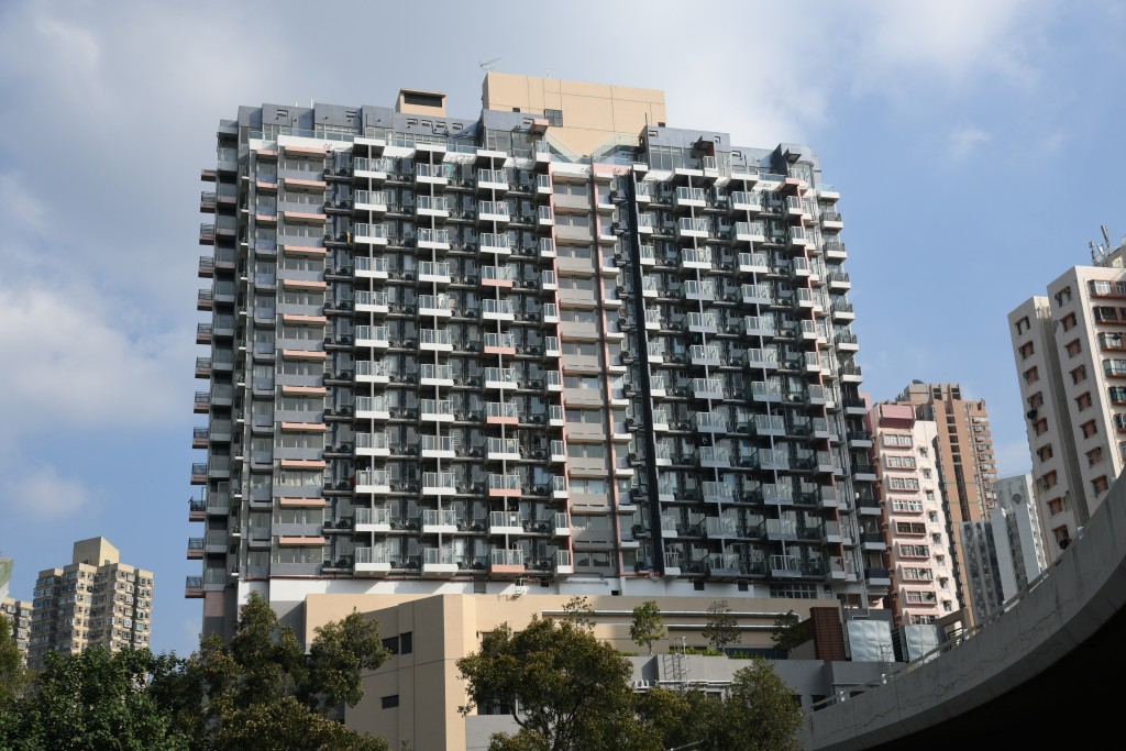 内地生不议租即时拍板租入屯门菁隽低层开放式单位,预付约11.28万元年租。 内地生不议租即时拍板租入屯门菁隽低层开放式单位,预付约11.28万元年租。