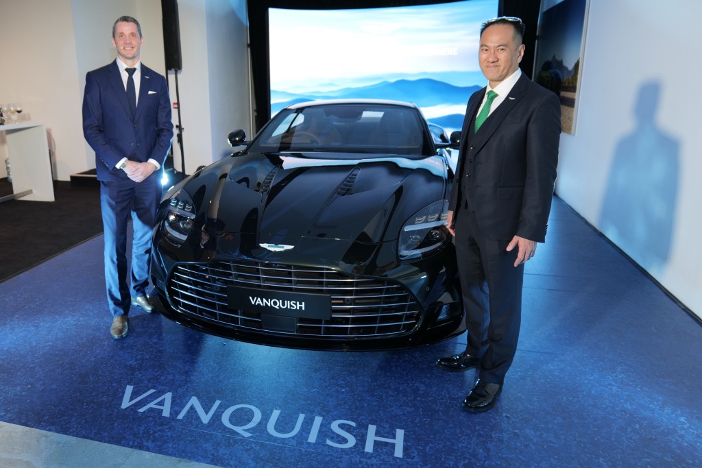 (左起)Aston Martin大中華區總裁Andy Haslam，以及香港代理董事總經理Gordon Choy，一同主持全新Aston Martin Vanquish揭幕禮。