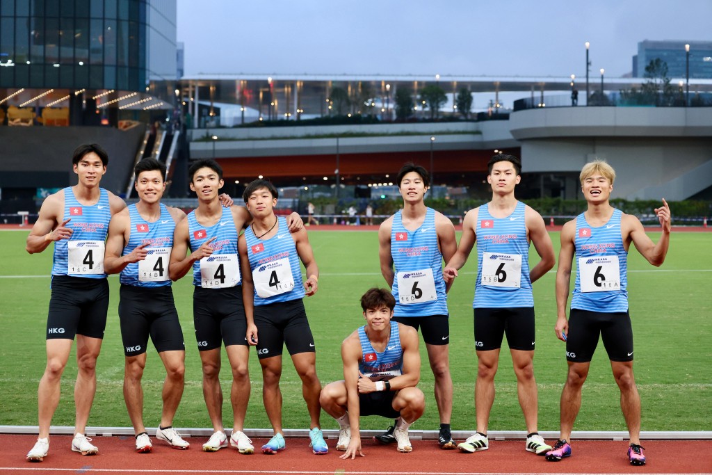 两队香港男子田径队，左起叶景维、李康杰、钟梓圣、陈一乐、郭俊廷、张俊然、梁靖恒及陈庭方恒。徐嘉华摄