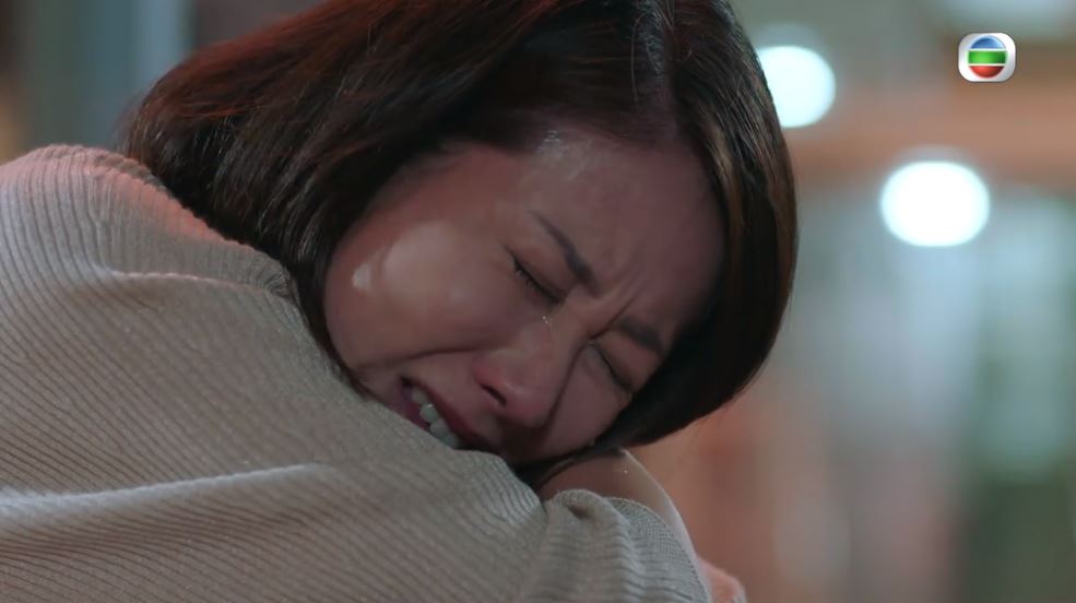 鄧佩儀同樣被讚喊得自然。