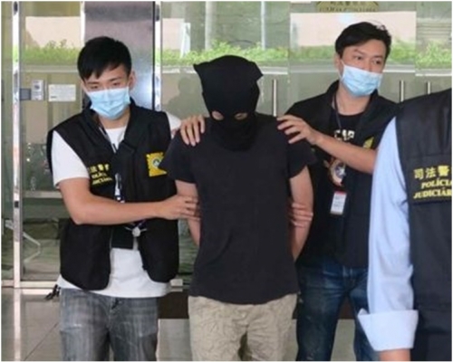 一名20歲香港青年在澳門被捕。
