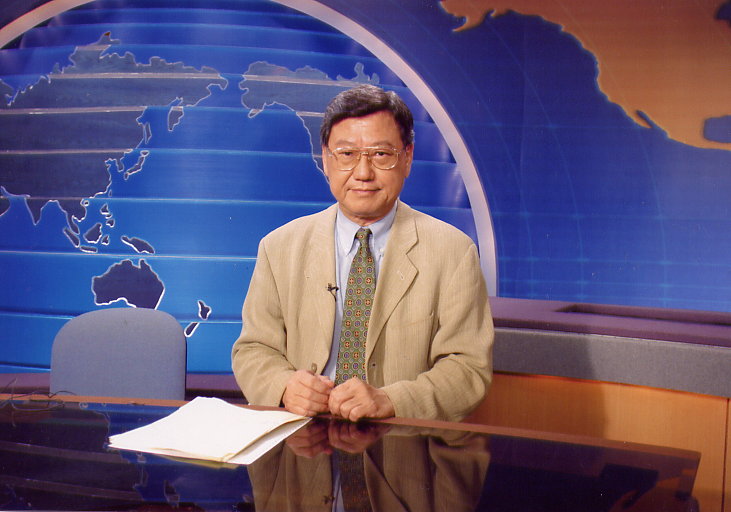 伍晃荣退休前的职位为无綫新闻体育新闻采访主任，主管无綫新闻的体育新闻。
