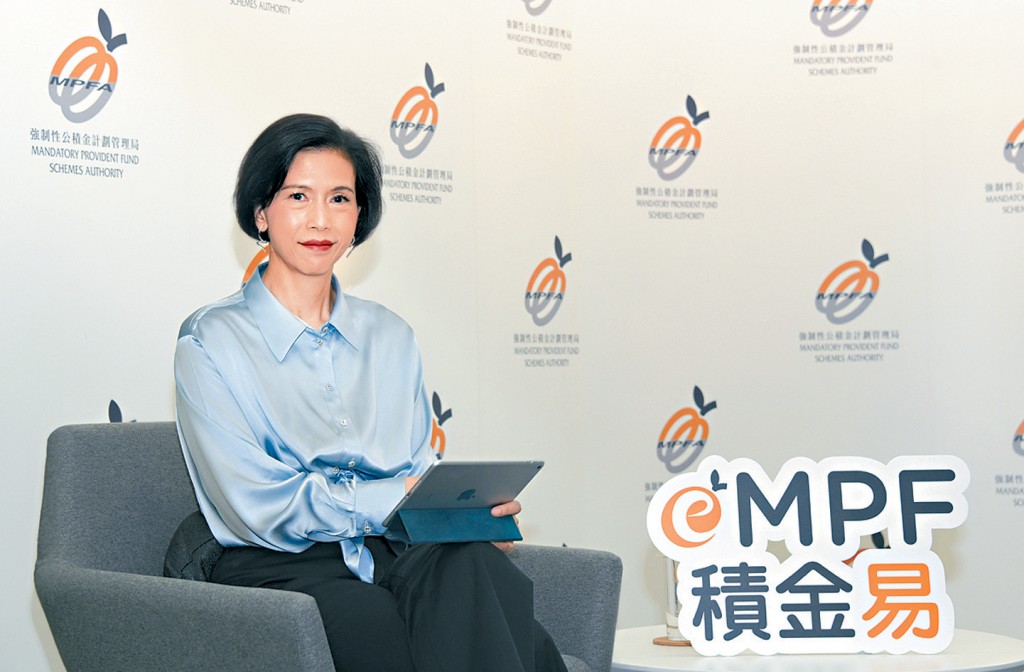 劉麥嘉軒在網誌澄清，使用「積金易」後強積金供款「不翼而飛」說法並非事實。