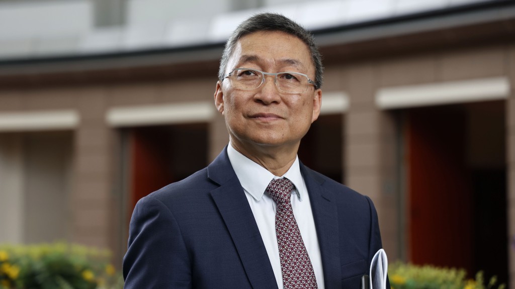呂健威目前以八場頭馬在今季香港練馬師榜上暫時領先。 呂健威目前以八場頭馬在今季香港練馬師榜上暫時領先。
