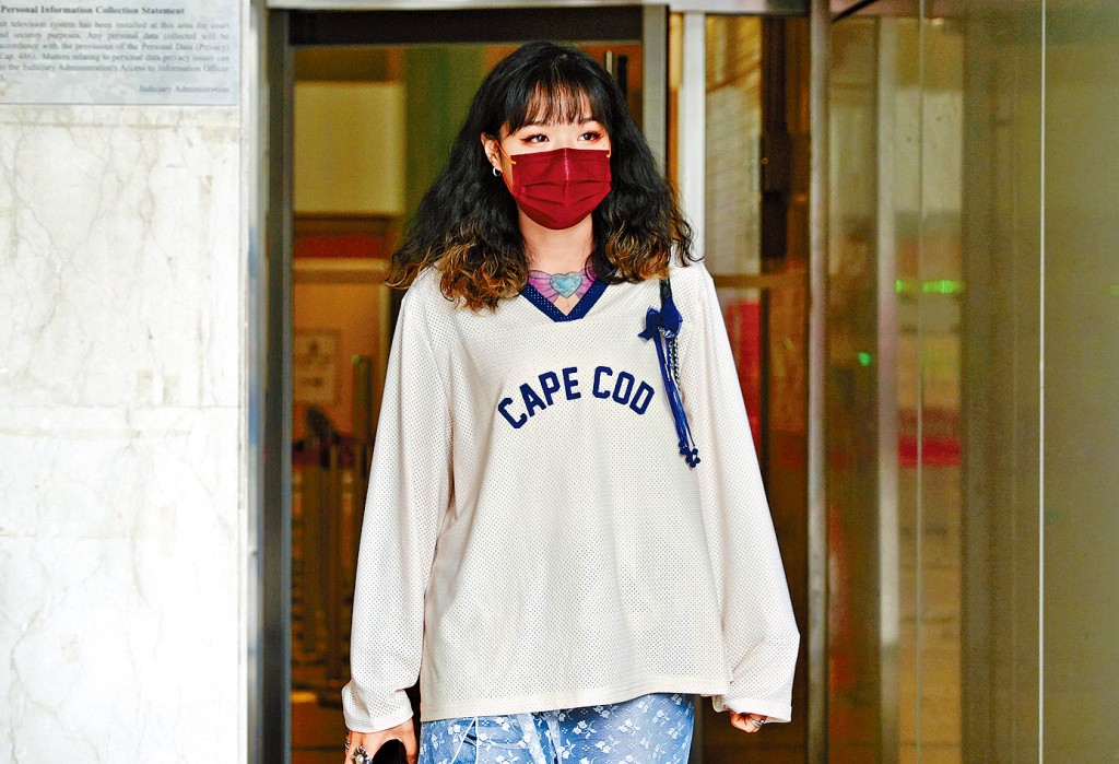 刘佩凝曾转帐逾25万元予黄振强。