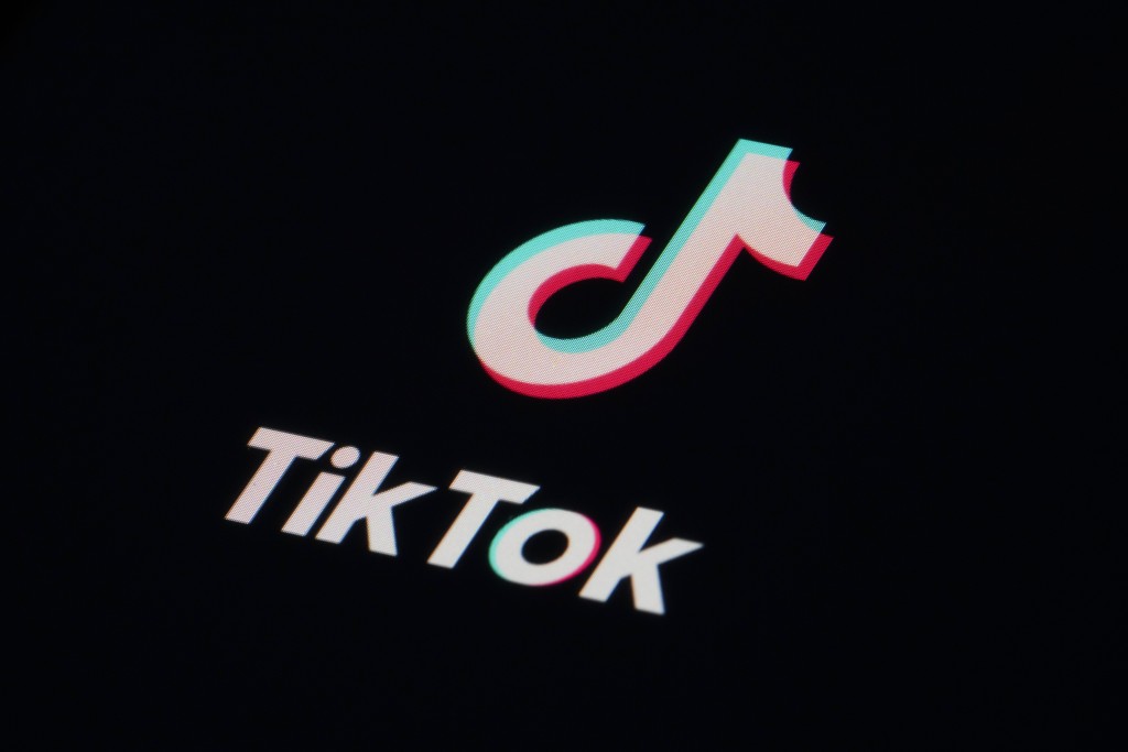 美国国会去年通过法案，禁止联邦机构装置使用TikTok。美联社