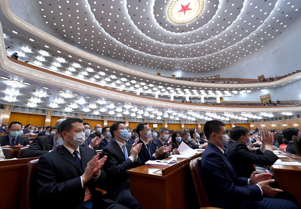 全國人大高票通過港區國安法決定草案。新華社圖片