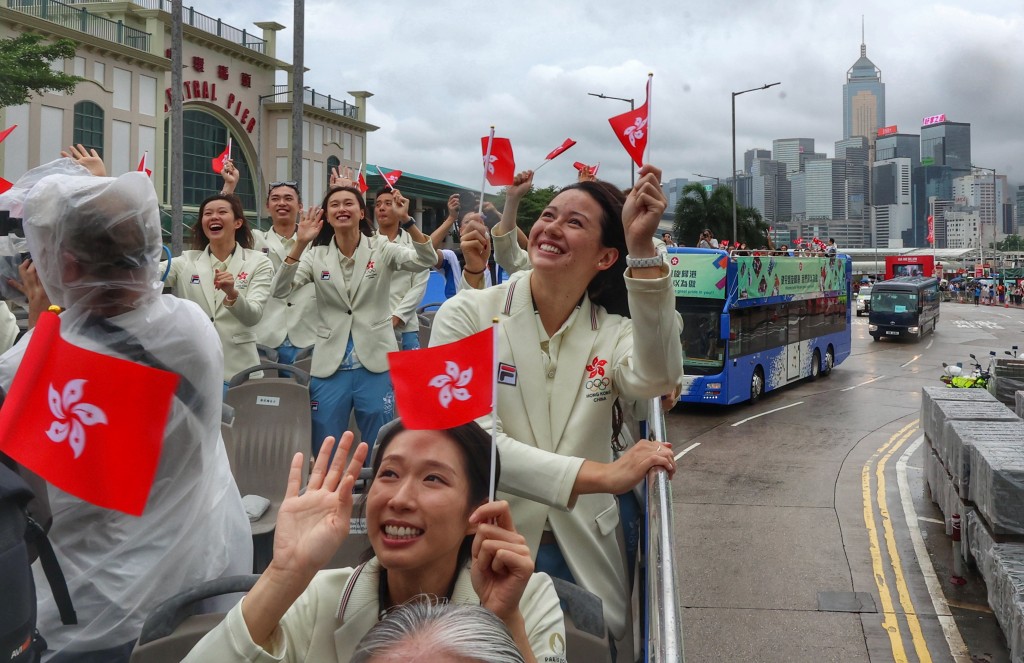 港协暨奥委会「巴黎2024奥运会中国香港代表团巴士巡游」。