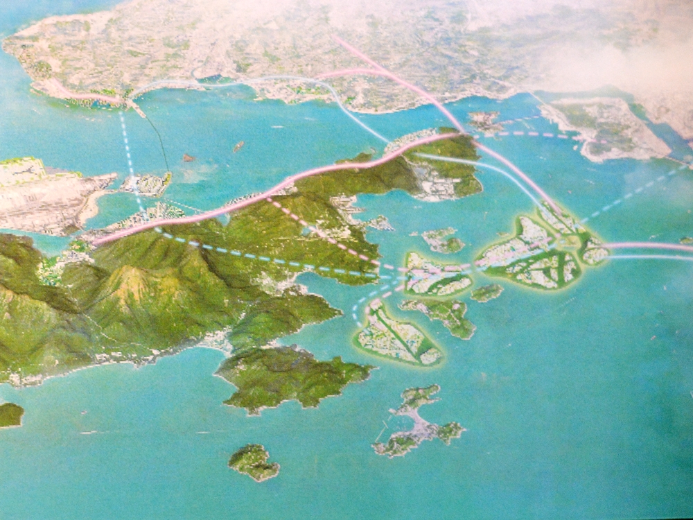 林世雄指政府正計劃在交椅洲興建第四條過海隧道，不經九龍，直接接駁港島及新界。資料圖片