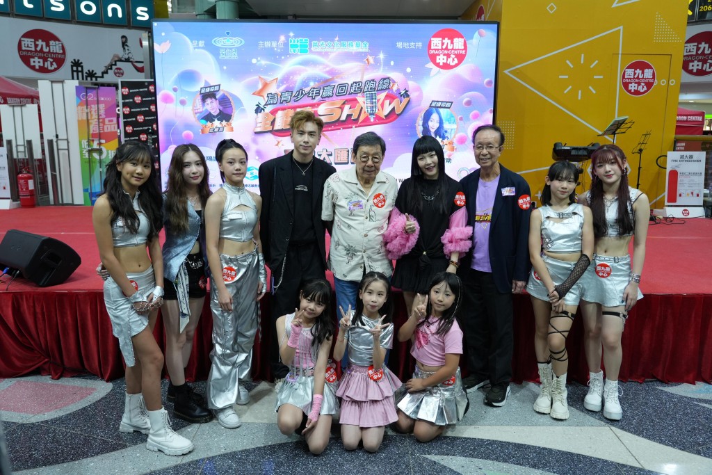 胡楓、YS韓國偶像學院3隊偶像組合及童星出身的丘梓謙一同出席活動。 胡楓、YS韓國偶像學院3隊偶像組合及童星出身的丘梓謙一同出席活動。