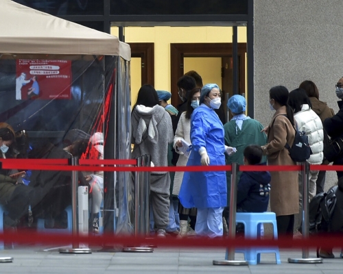 內地昨日新增15宗新冠確診個案,本土病例佔6宗,其中4宗來自四川。AP資料圖片