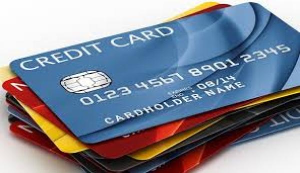金管局已向银行发出两个新指引，加强对信用卡客户的保障。资料图片
