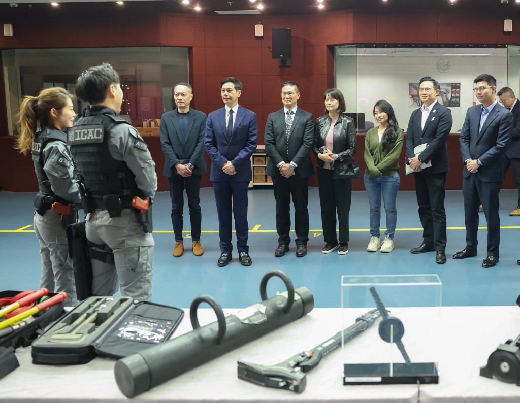 立法會議員參觀廉署總部各項設施。廉署圖片 立法會議員參觀廉署總部各項設施。廉署圖片