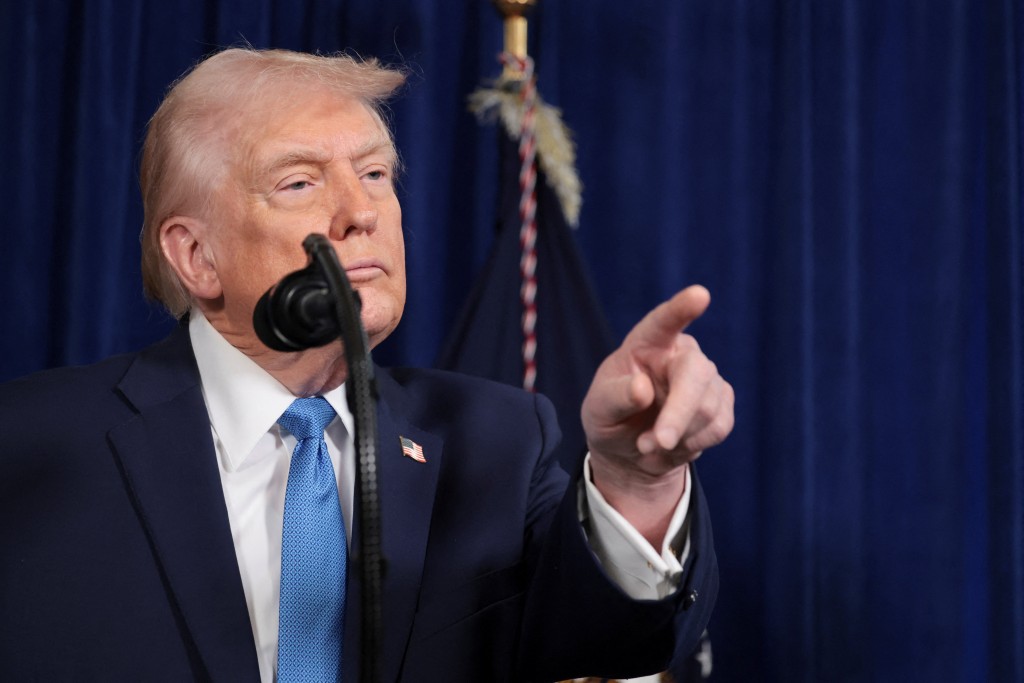 特朗普在記者會上回答記者提問。路透社