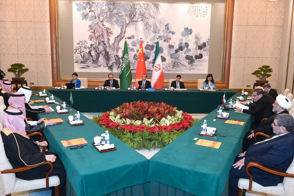 王毅周五(10日)在北京主持沙特和伊朗对话闭幕式。新华社