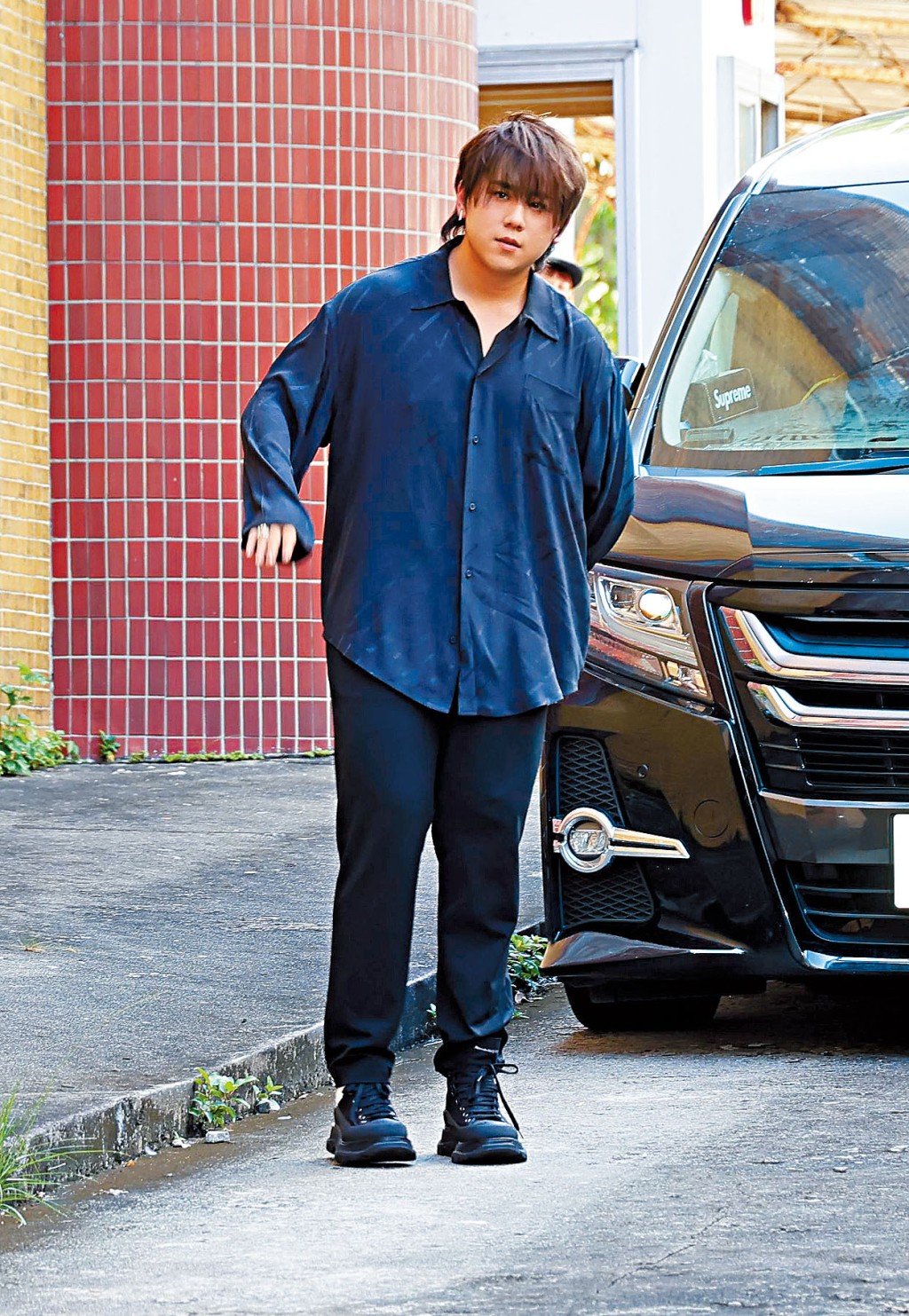 姜濤在受訪後，未有為粉絲簽名便離開。