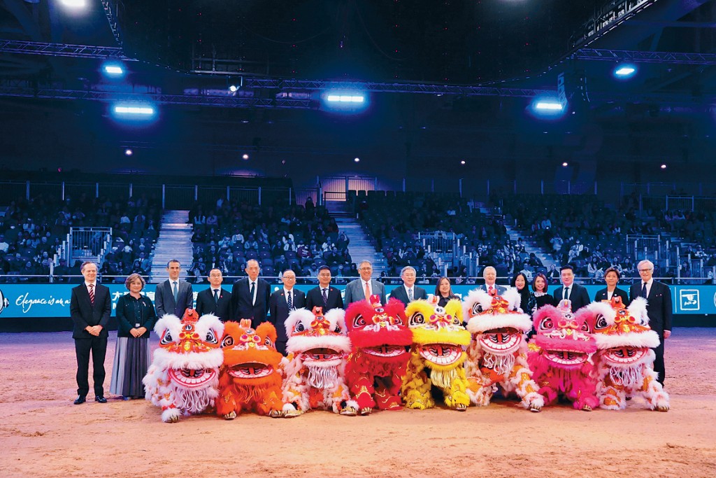 一眾嘉賓進行開幕儀式。