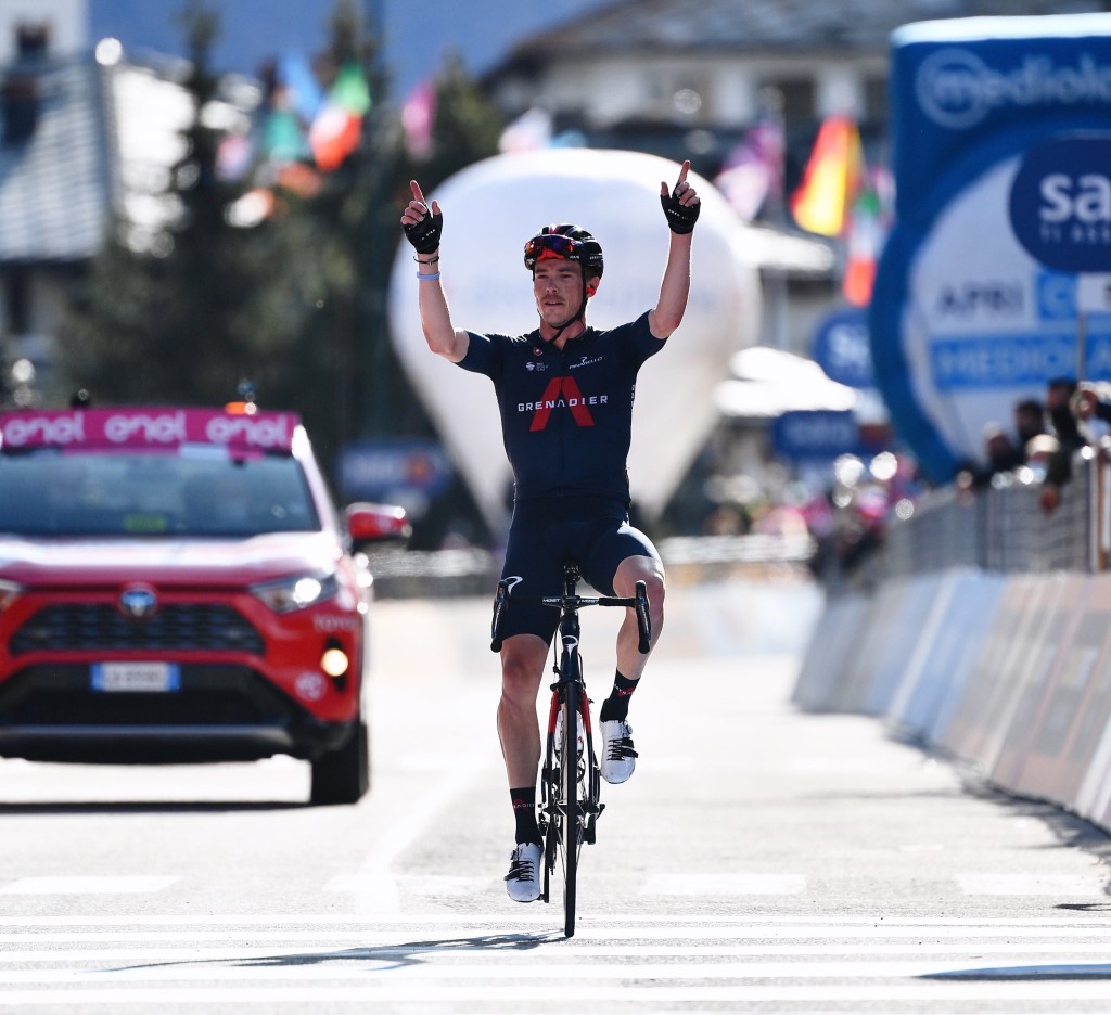 丹尼斯2018年及2019年連續贏得UCI男子個人計時賽冠軍。社交平台X