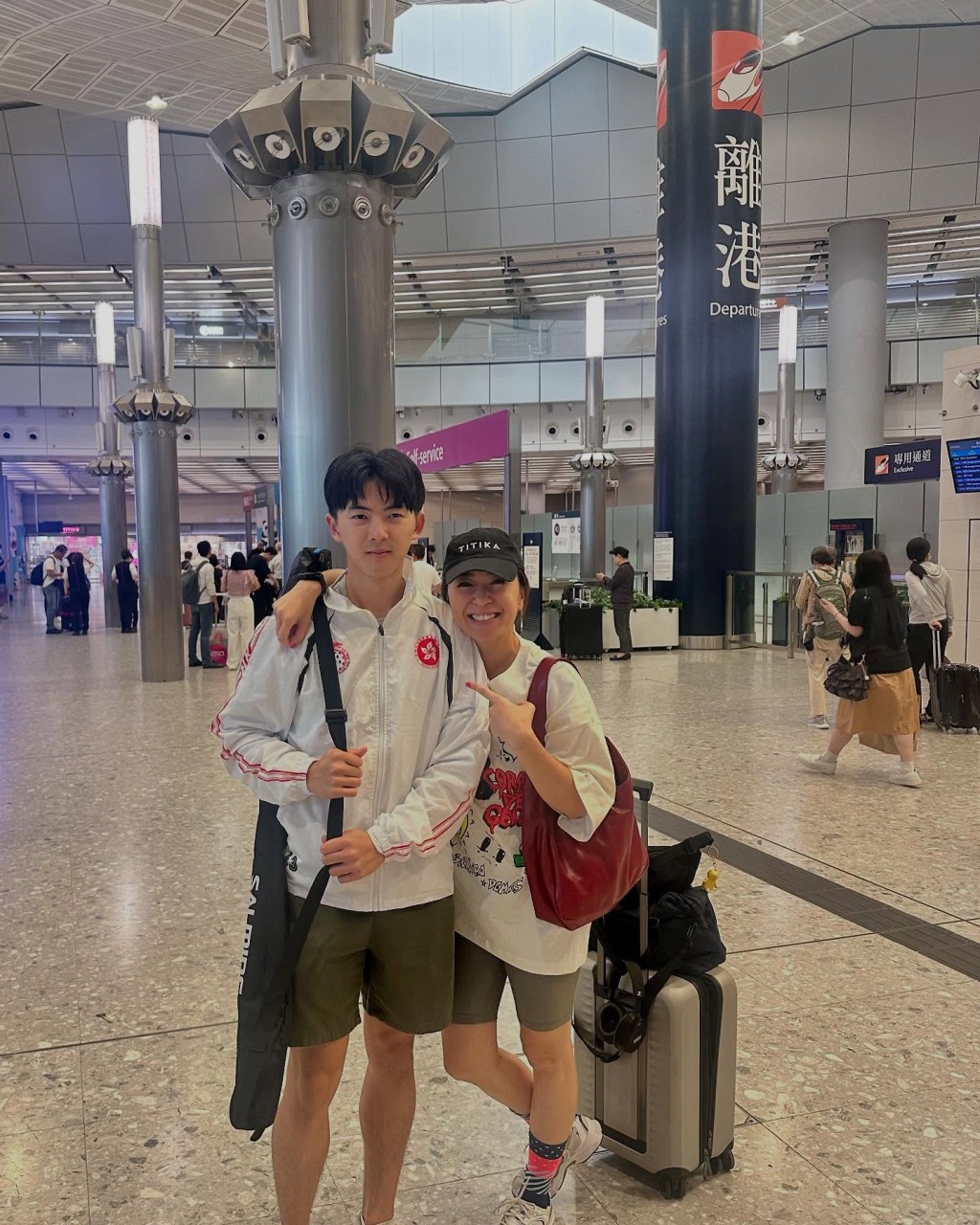 梁芷珮的兒子入過兩個運動的港隊。 梁芷珮的兒子入過兩個運動的港隊。