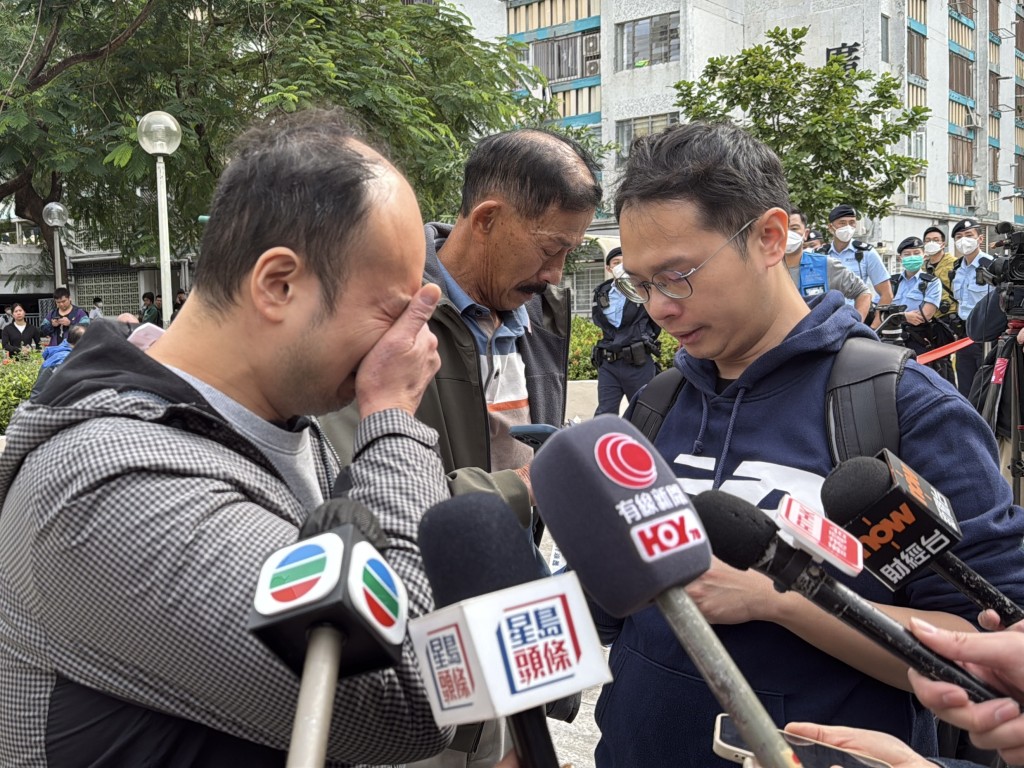 鍾先生難掩憂心與難過。 鍾先生難掩憂心與難過。