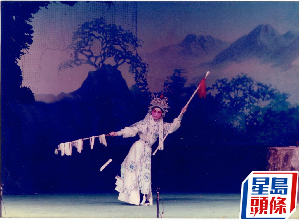 尹飛燕於60年代開始學戲，時至今日已經成為香港殿堂級的花旦之一。