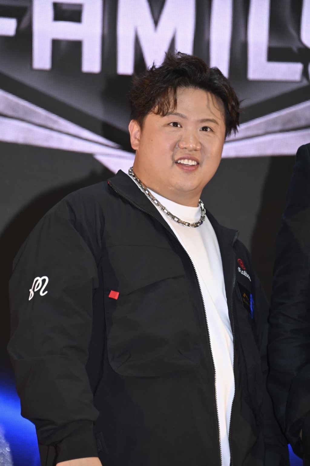 肥仔笑指經理人構思無聊活動,慶祝ERROR成軍7周年。 肥仔笑指經理人構思無聊活動,慶祝ERROR成軍7周年。