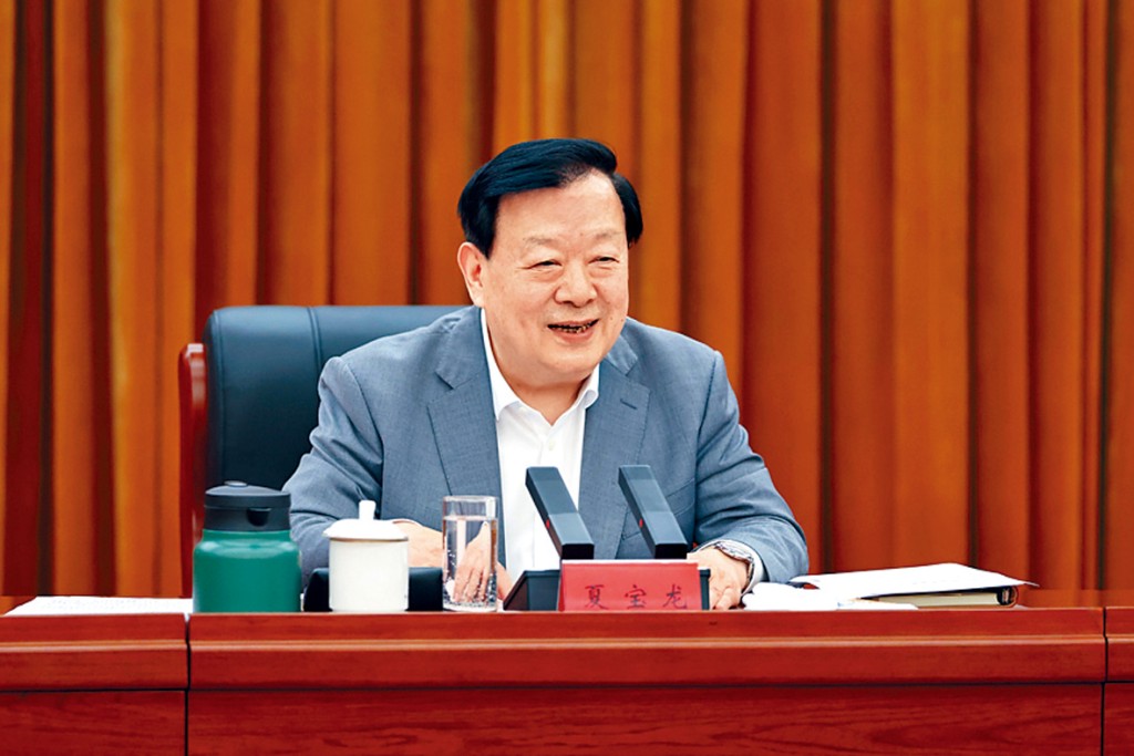 據聞夏寶龍鼓勵議員學好普通話，笑言沒理由要佢學廣東話。
