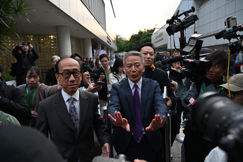 現任旅遊界立法會議員姚柏良亦有出席論壇,他表示不便評論兩位人士的表現。 現任旅遊界立法會議員姚柏良亦有出席論壇,他表示不便評論兩位人士的表現。