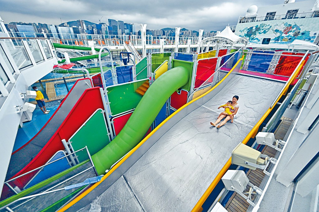 儿童嬉水区及部分水上滑梯乐园，被逼关闭。