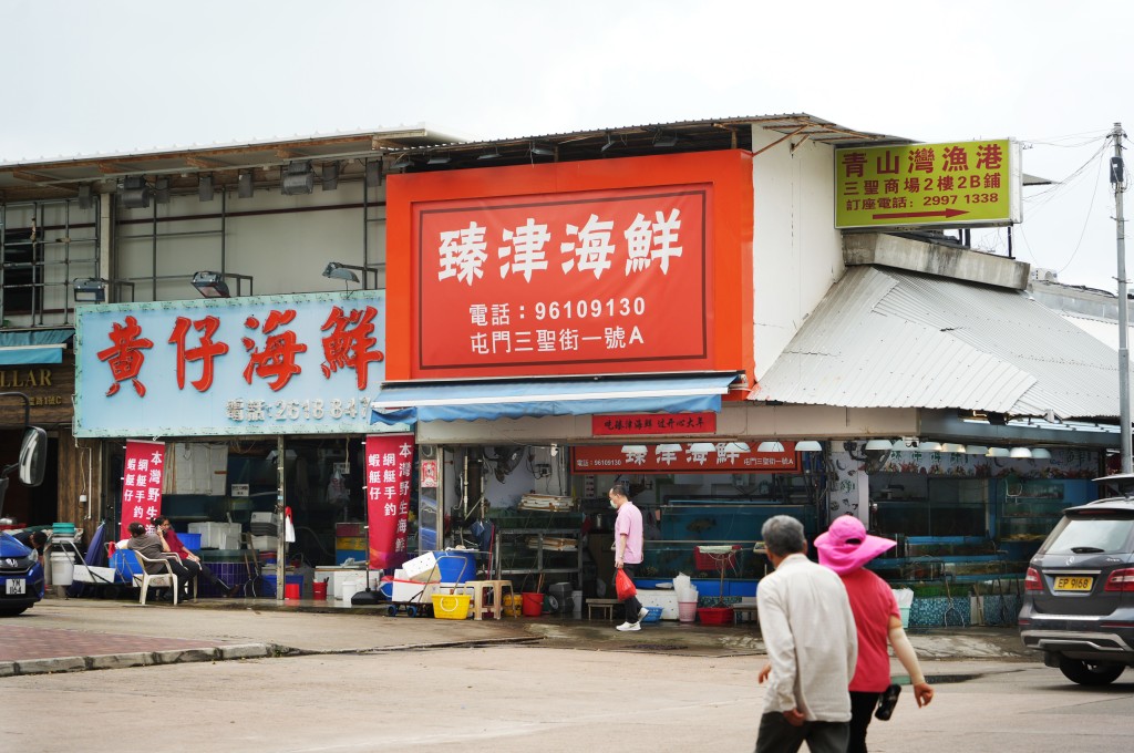 建議舉辧特色活動帶動夜經濟,如三聖邨「海鮮美食節 」等。資料圖片 建議舉辧特色活動帶動夜經濟,如三聖邨「海鮮美食節 」等。資料圖片
