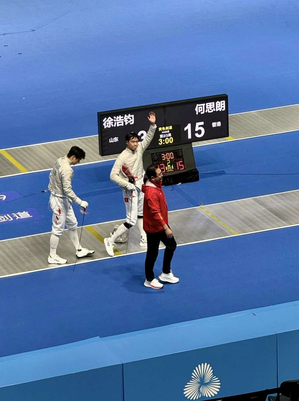 男子佩劍個人賽銀牌的何思朗 男子佩劍個人賽銀牌的何思朗